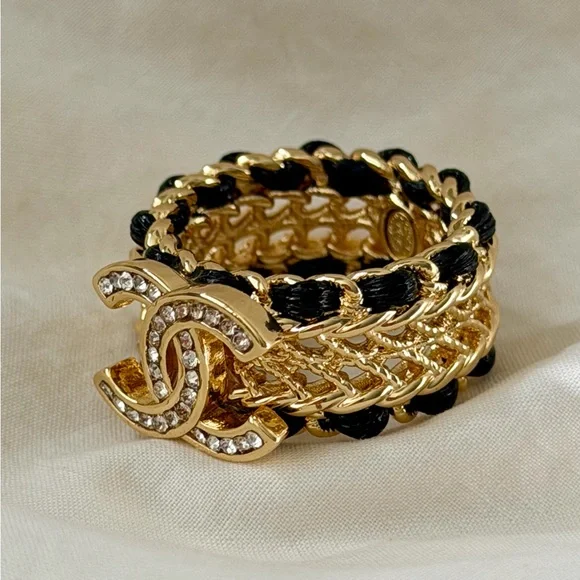 Beautiful Chanel Gold and Black Chain Ring - Picture 3 of 16